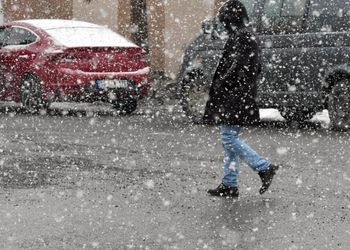 İstanbul için resmi uyarı geldi! Sakarya, Kocaeli, Bursa ve Yalova'yı da etkileyecek. Herkese sıra sıra gelecek!